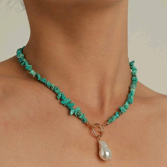 💚🤍Necklace💚🤍 - Picture 2 of 3